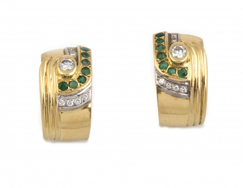 Pendientes con brillante central y 2 bandas de brillantes e