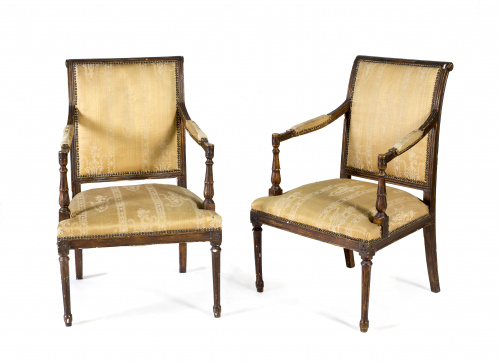 Pareja de butacas estilo Luis XVI en madera tallada, policr