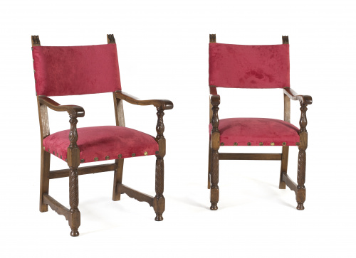 Conjunto de ocho sillas y dos butacas siguiendo modelos del