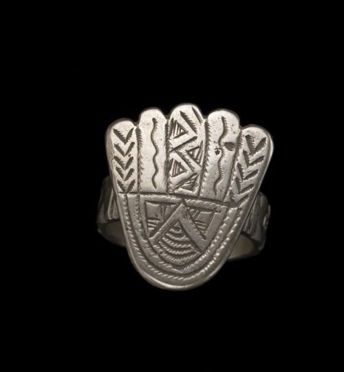 Lote formado por cuatro anillos.