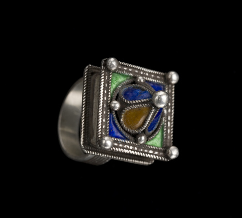 Lote formado por cuatro anillos.