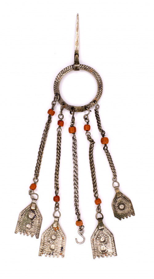 Lote formado por pectoral con fíbulas de Alfonso XII  y una