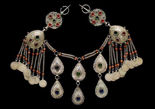 Fíbula con pectoral de la tribu Zaiane, Khenifra