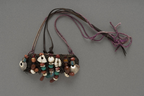 Lote formado por dos bandas frontales y dos frontales moro. 