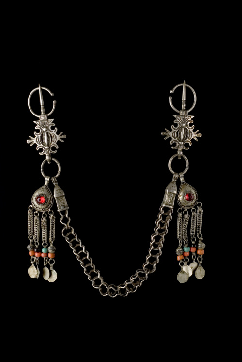 Fíbulas “Es serjem” (la ventana)