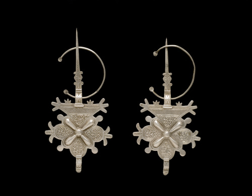 Lote formado por dos pares de fíbulas. 