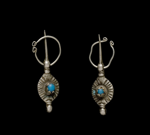 Lote formado por dos pares de fíbulas