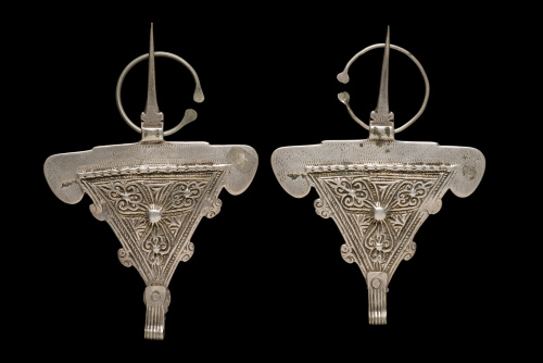 Lote formado por dos pares de fíbulas