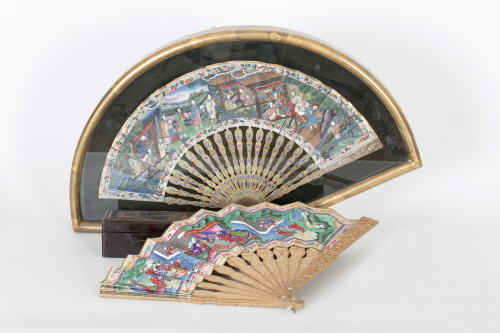 Abanico “mil caras” con país pintado y marfil, padrón de br