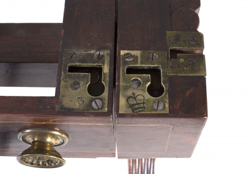 Mesa de biblioteca Regencia extensible en madera de caoba. 