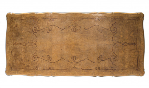 Mesa de comedor extensible estilo Luis XV en madera de haya