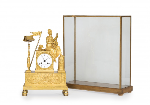 Reloj de sobremesa Imperio en bronce dorado. Francia, prim