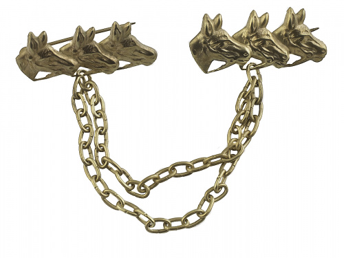 Lote de cuatro piezas de bisutería de pp. S. XX