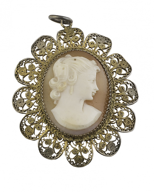 Lote de cuatro piezas de bisutería de pp. S. XX