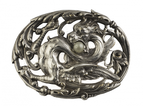 Lote de tres piezas de bisutería de pp. S.XX 