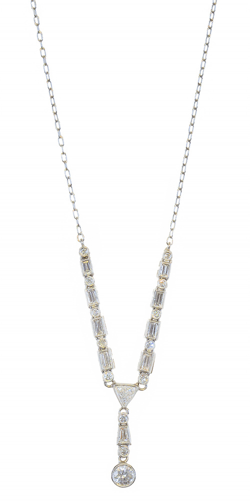 Pendentif Art-Decó de brillantes en chatón y diamantes tall