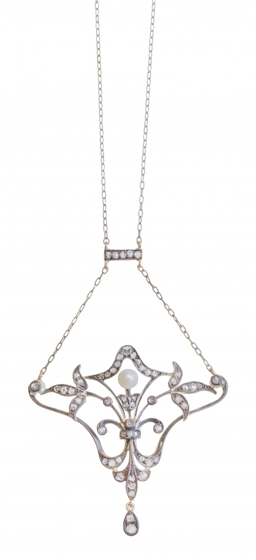 Pendentif c.1900 con formas vegetales de diamantes que rode
