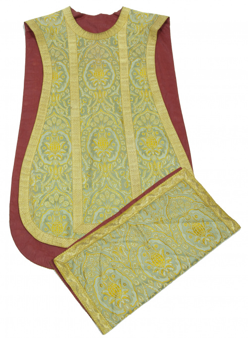 Casulla y paño de cáliz decorado con piñas en seda, S. XIX-