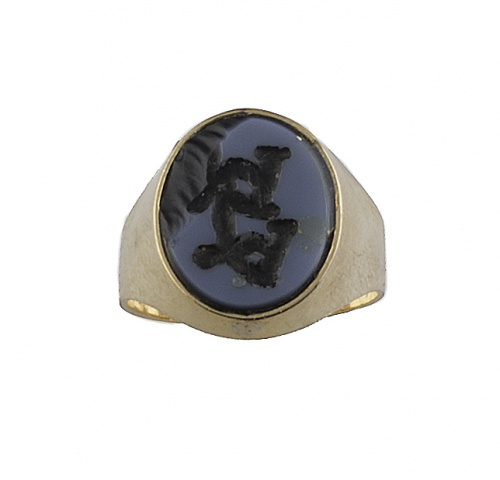 Lote de dos sortijas tipo sello en oro amarillo de 18K