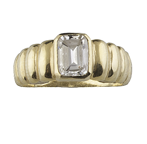 Lote formado por tres sortijas en oro amarillo de 18K