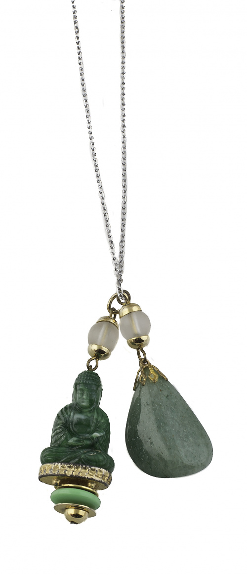 Lote de diez piezas de bisutería de distintas épocas