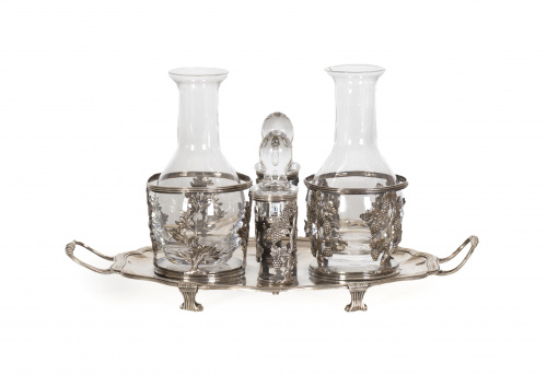 Porta vinagreras Luis XVI de plata en su color. Con marcas 