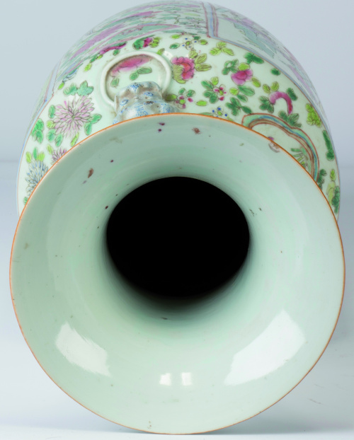 Jarrón en porcelana de la “Familia Rosa” China, dinastía Q
