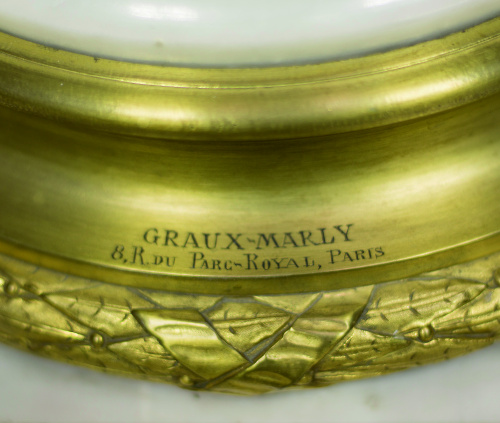 Graux-Marly*. Pareja de candelabros en bronce dorado sobre