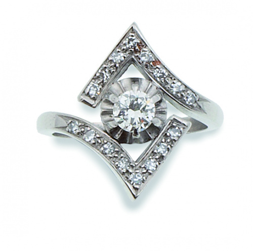 Sortija rombo de platino y brillantes con un brillante cent