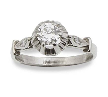 Sortija solitario con brillante central de 0,50 ct aprox y 