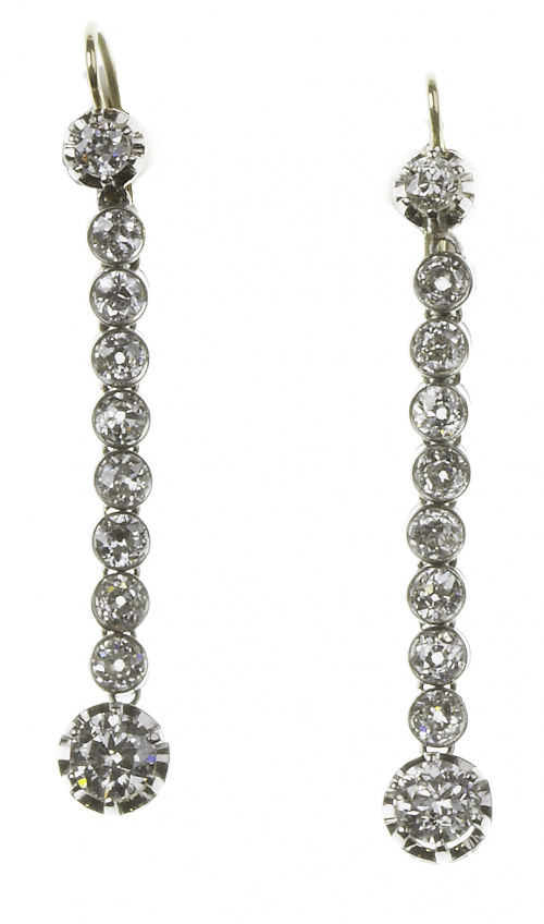 Pendientes largos de pp. S. XX con rivière de chatones rema