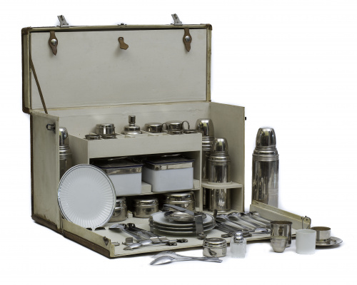 Juego de picnic para cuatro en su estuche original de piel.