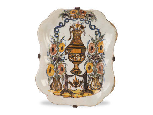 Bandeja de "boda" Carlos IV de cerámica esmaltada con jarró