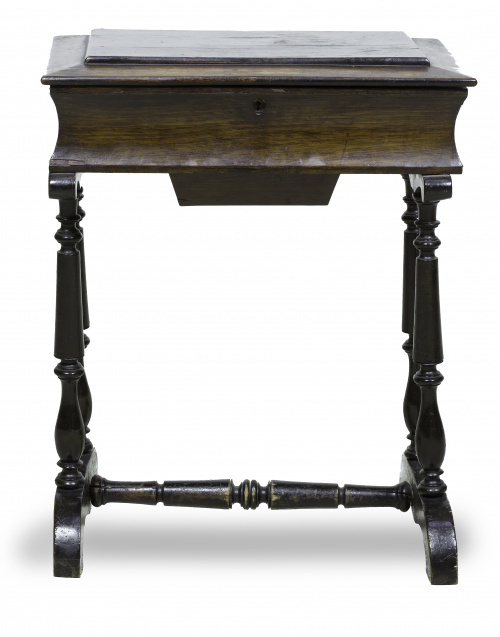 Costurero victoriano en madera de caoba.Inglaterra, segund