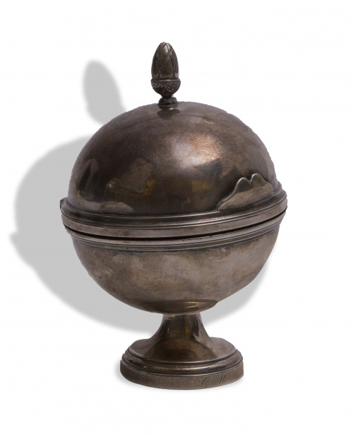 Jabonera Carlos IV de plata en su color.Real fábrica de pl