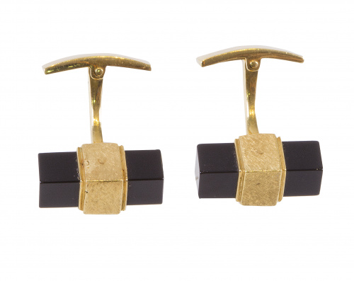 Gemelos en forma de prisma rectangular realizados en ónix y