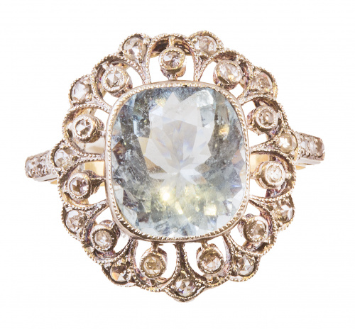 Sortija Belle Epoque con aguamarina central rectangular, en