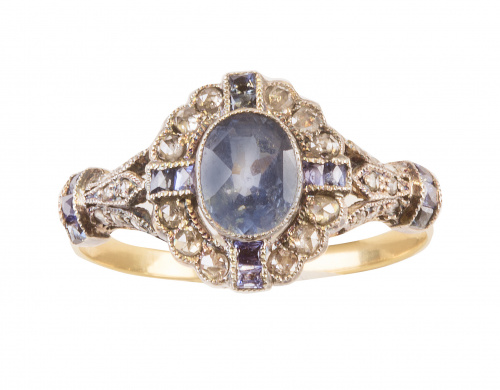 Sortija Art-Decó con zafiro oval central orlado de brillant