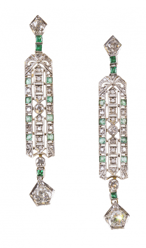 Pendientes largos Art- Decó de brillantes y esmeraldas