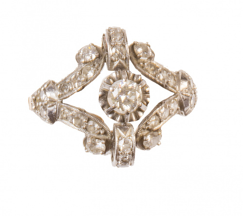 Sortija de pp. S. XX con brillante central entre bandas de 