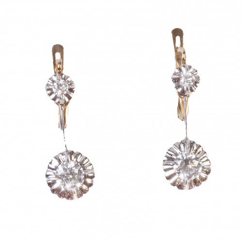 Pendientes largos de pp. S. XX con dos brillantes separados