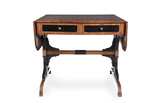 Mesa de alas de madera de caoba y madera ebonizada. Traba