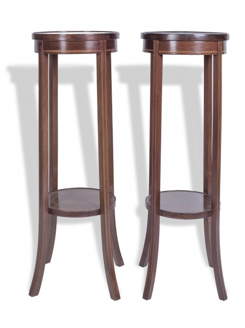 Pareja de mesas auxiliares de biblioteca en caoba. S. XX