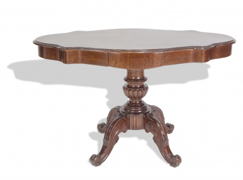 Mesa de centro Luis Felipe de madera de caoba. S. XIX.