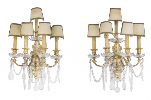 Pareja de apliques de seis brazos de luz bronce y cristal. 