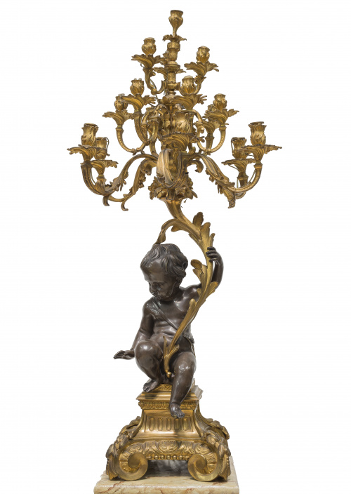 Pareja de candelabros de 16 brazos de luz de bronce dorado 