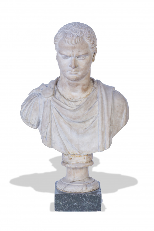 Busto de emperador en marmol tallado.Trabajo italiano, S.