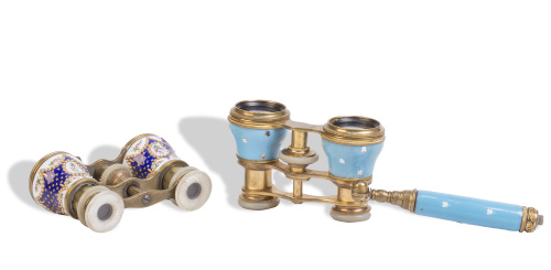 Dos impertinentes esmaltados en azul.Trabajo francés, seg