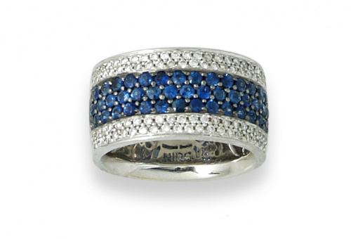 Sortija ancha con banda central de pavé de zafiros entre do