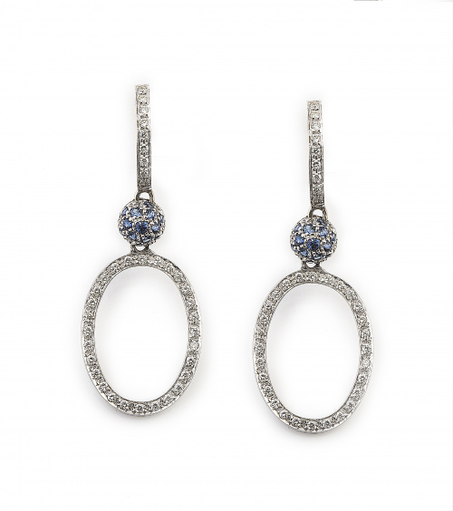 Pendientes dos aros ovalados de brillantes con botón centra